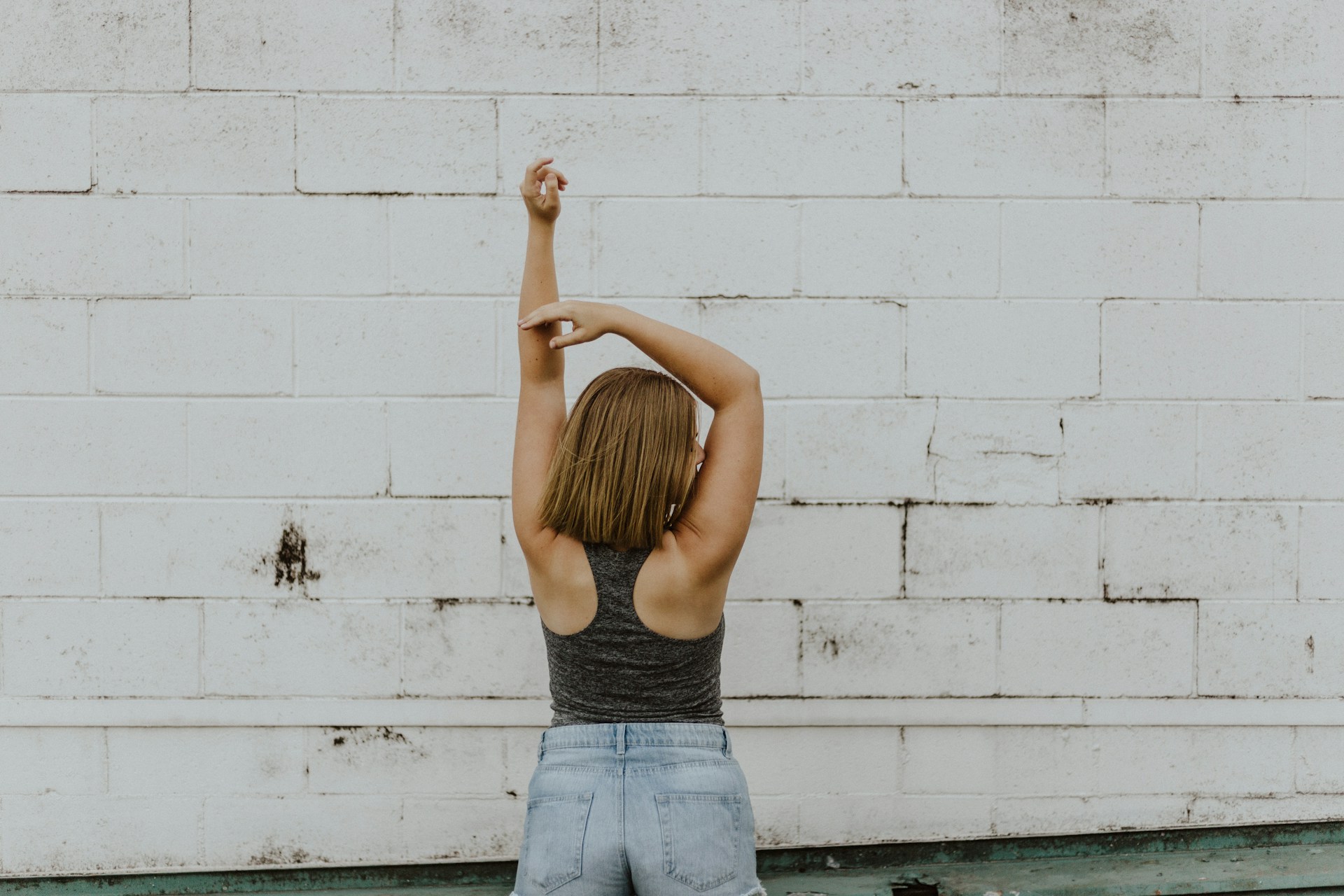 A Importância da Saúde Mental Para Mulheres Que Trabalham Mostrando o Corpo